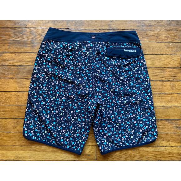 QUIKSILVER Black w/Multicolor Floral Boardshorts sz 32 - Picture 7 of 12